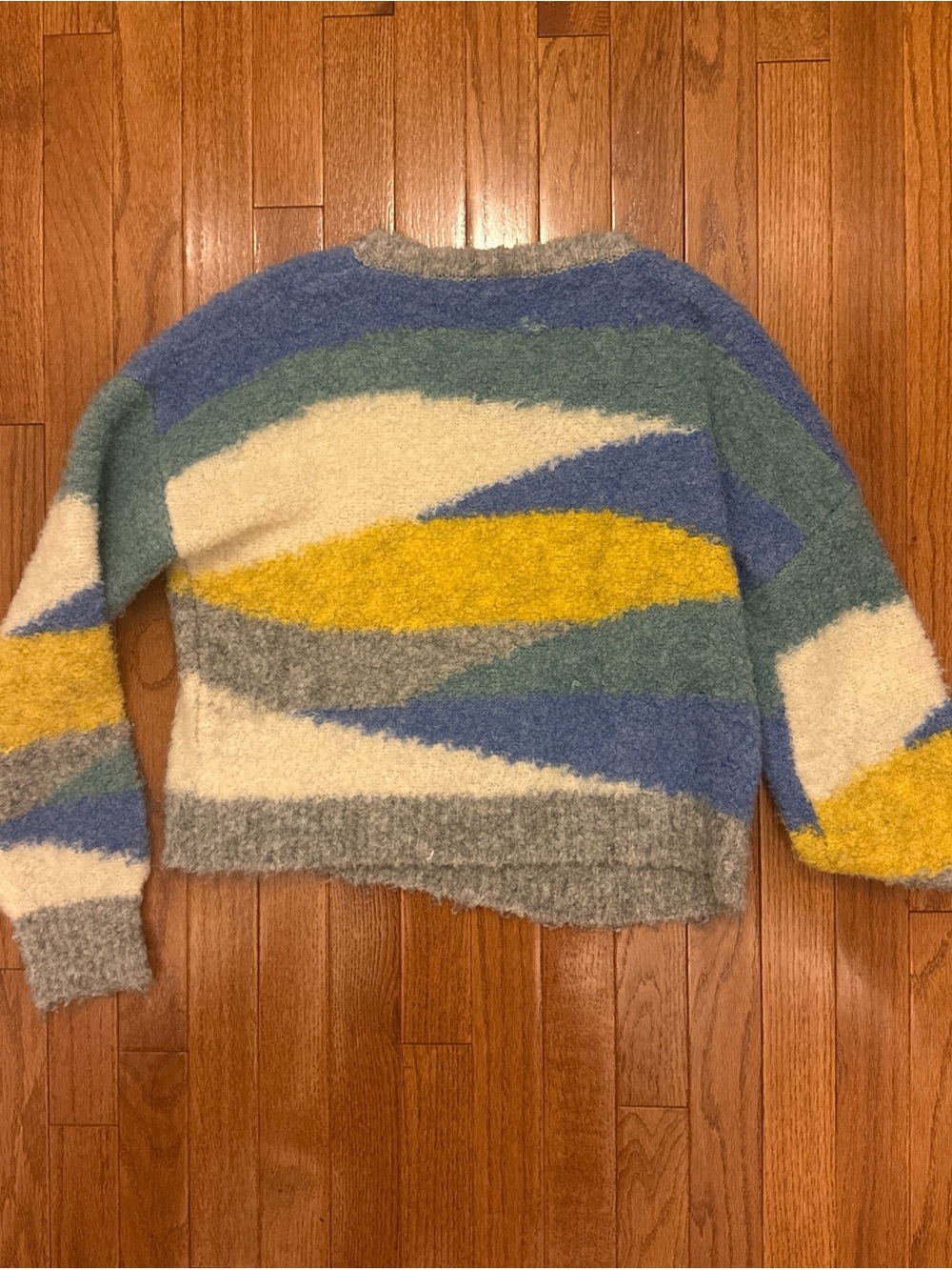 Cozy Patterned Sweater - Picture 3 of 4